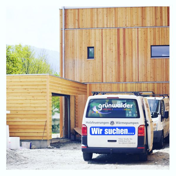 Wir suchen… Dich! 

Monteur (m/w/d) Kundendienstmonteur(m/w/d)

Du suchst... nach einem Job, bei dem du aktiv deine handwerkliche Begabung einsetzen kannst?
Als Monteur/ Kundendienstmonteur bist du ständig auf Tour, um Lösungen für unsere Kunden zu finden, Heizungs- und Sanitäranlagen zu reparieren, zu warten und einzurichten.

Das erwartet Dich bei uns:
* ein tolles Team
* ⁠übertarifliche Bezahlung
* geregelte Arbeitszeiten
* familiäres Arbeitsklima
* regelmäßige Weiterbildungen
* 40 Sunden/ Woche
* einen sicheren Ausbildungsplatz mit festem Einkommen
* spannende und vielseitige Themen- und Aufgabengebiete
* einen Job, bei dem du abends siehst, was du geschafft hast.

Weitere Infos findest du unter
https://www.gruenwalder-haustechnik.de/ueber-uns

#familienbetrieb #ausbildungsberuf #ausbildungskompass_badtoelz #ausbildungskompass #handwerkhatzukunft #handwerk #liebezudetail #präzision, #gruenwalder_sanitär #gruenwalder #heizung #sanitär #solar #nachhaltig #ökologisch #gruenwalder_haustechnik #ausbildungsbetrieb #badtölz #bad_tölz #badtoelz